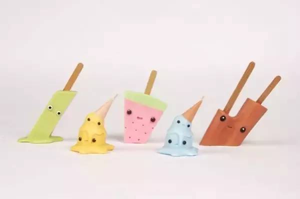 溫暖的冰激凌蠟燭