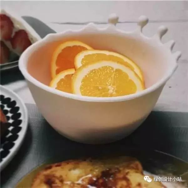 呈牛奶四濺狀的食器，來(lái)自于設(shè)計(jì)師的童趣設(shè)計(jì)